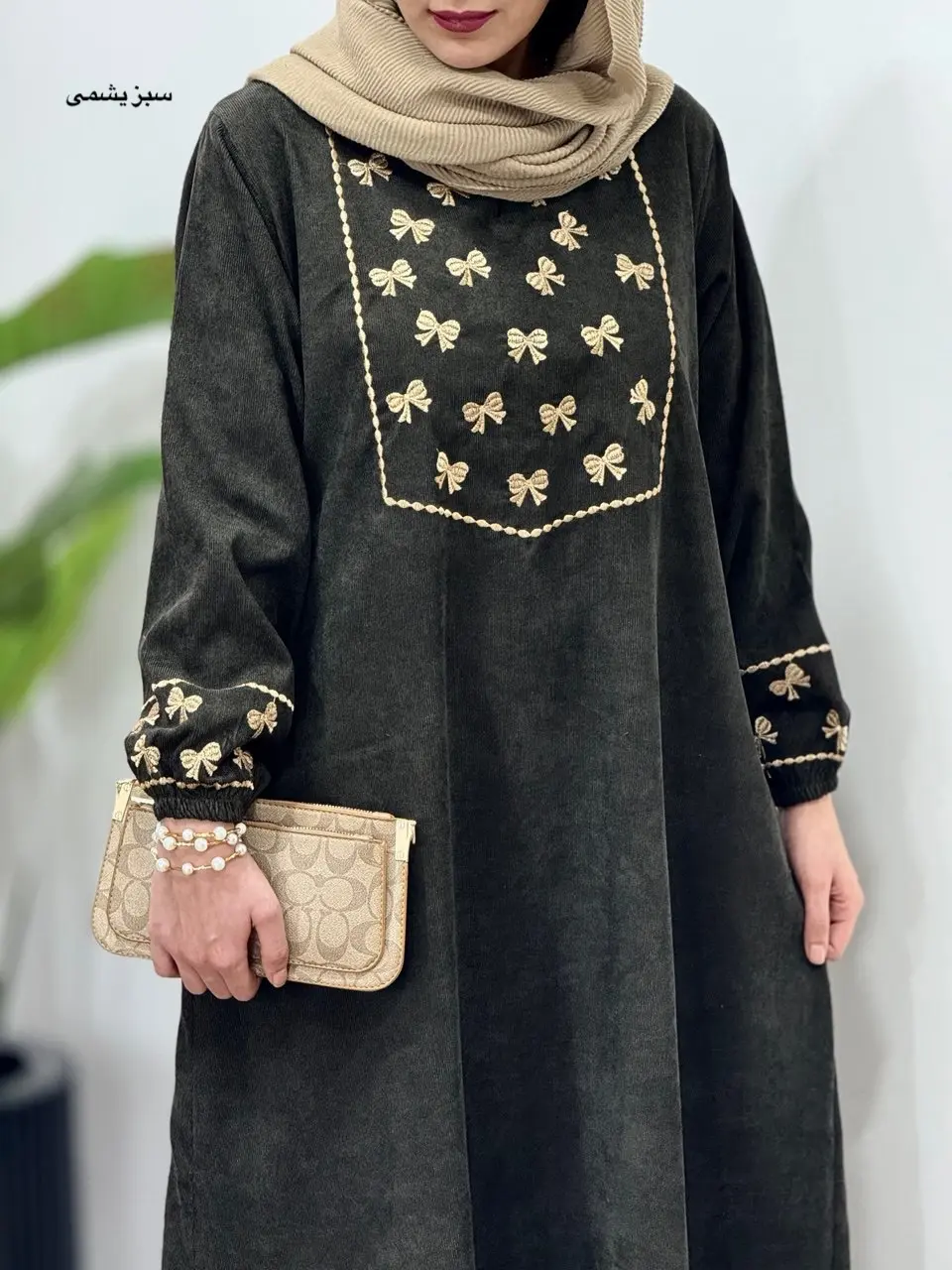 پیراهن مانتویی گلدوزی سارنیا